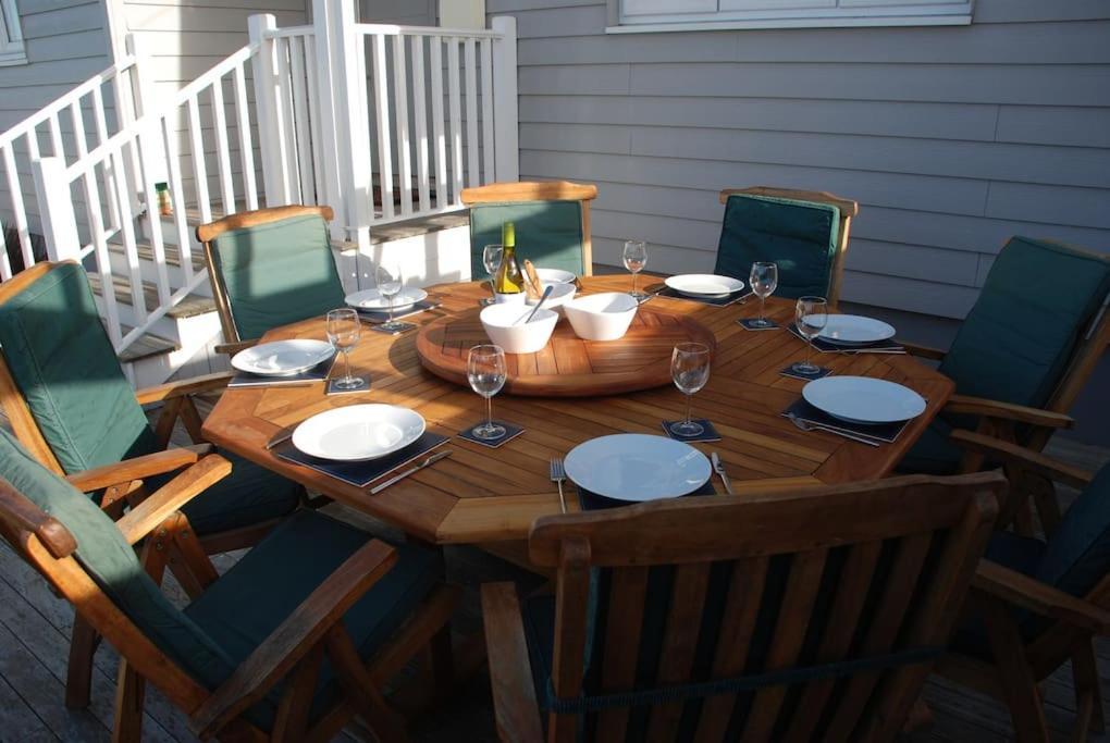 Wow I'M Living On The Beach. Luxury 4 Bed Sleeps 8 Pagham Exterior photo